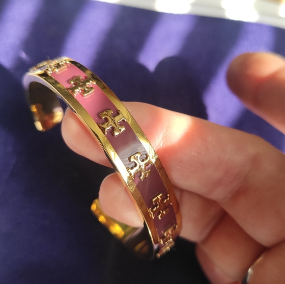 Tory Burch ENAMEL RAISED Logo Cuff Bracelet - Picture 9 of 12